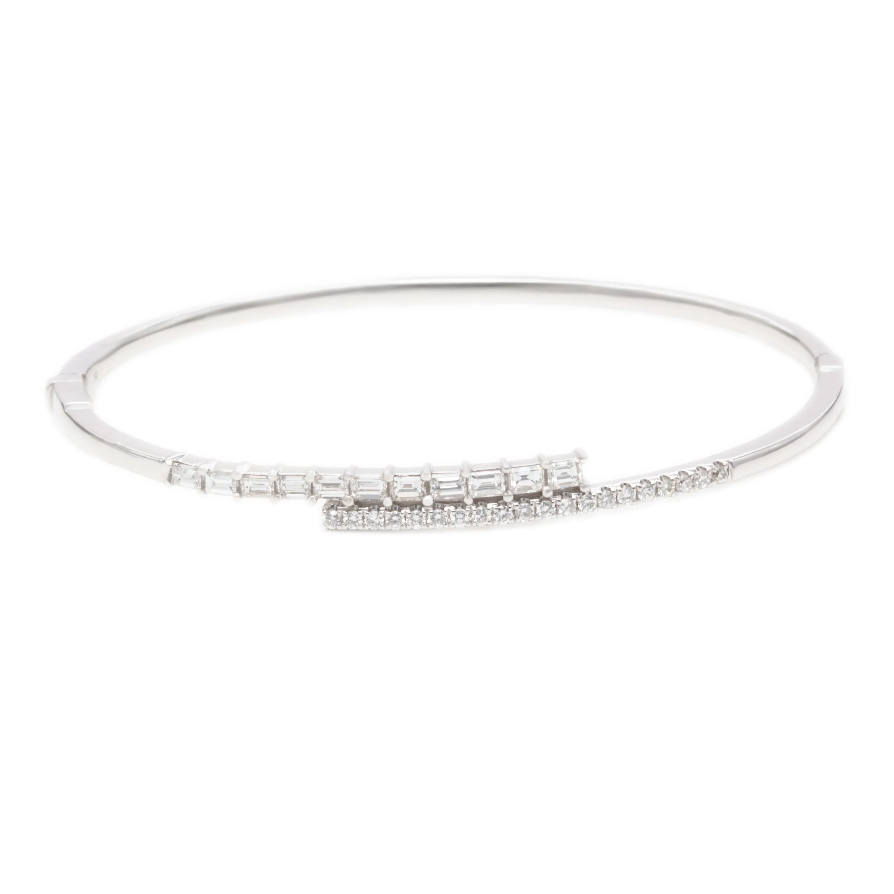 1.16ct 18k White Gold Diamond Bangle