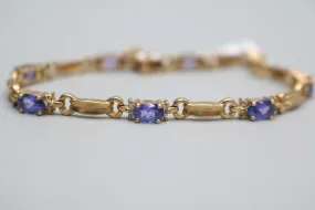 14K Yellow Gold Diamond and Purple Stone Bracelet (7 Inches) (0.32 CTW)