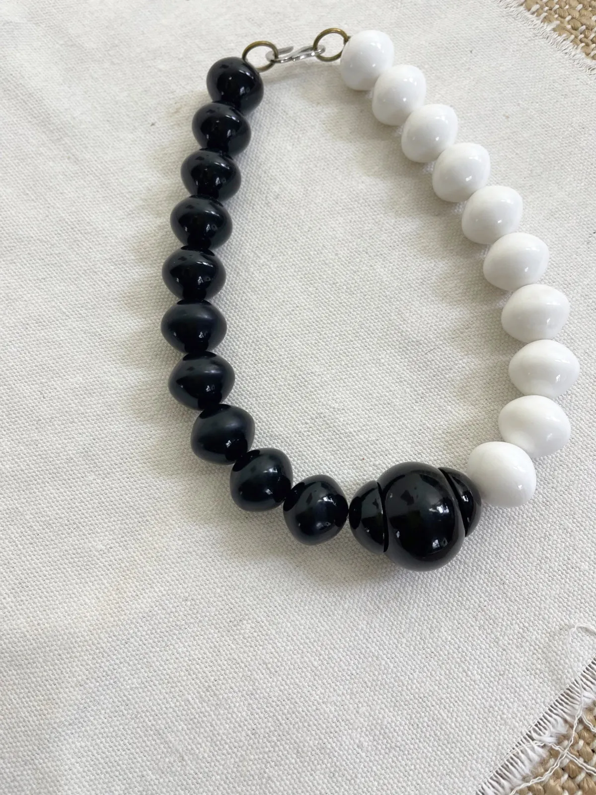 60's Black & White Beaded Necklace