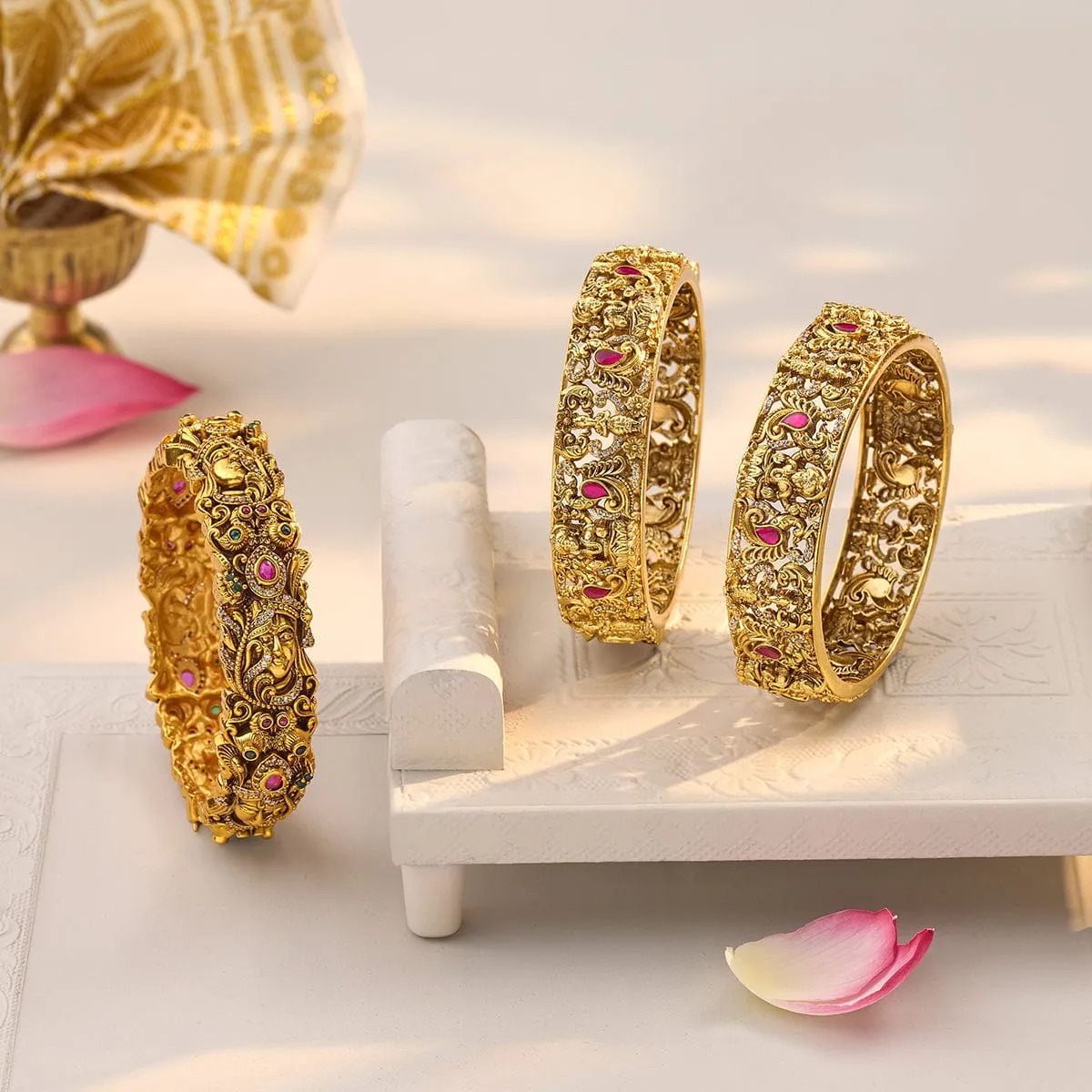 Antique Bangle 161444