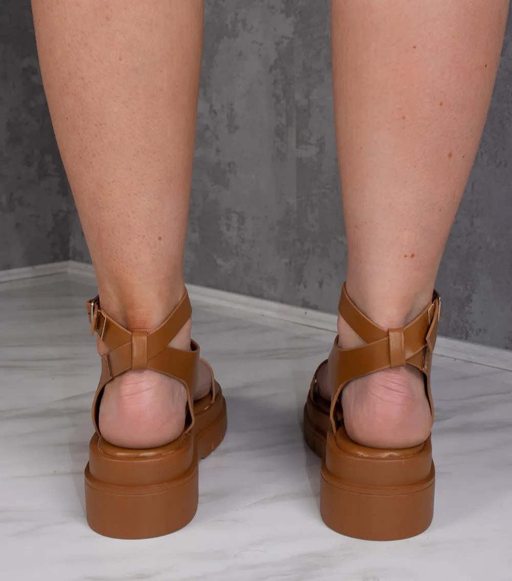 Chunky Platform Toe Ring Cross-Over Sandals Camel