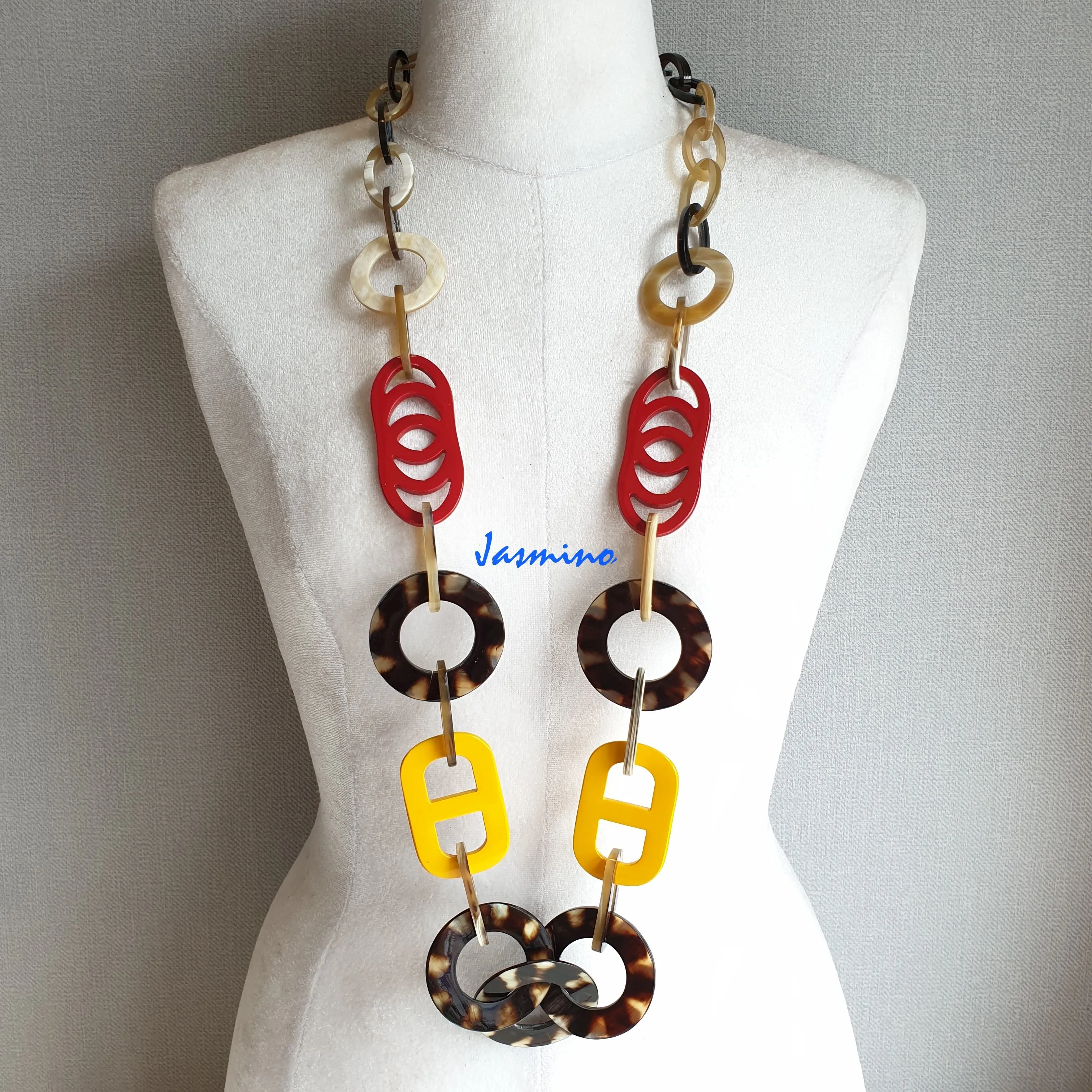 Colorful and Trendy Necklace J17913, Made by Natural Buffalo Horn and Lacquer