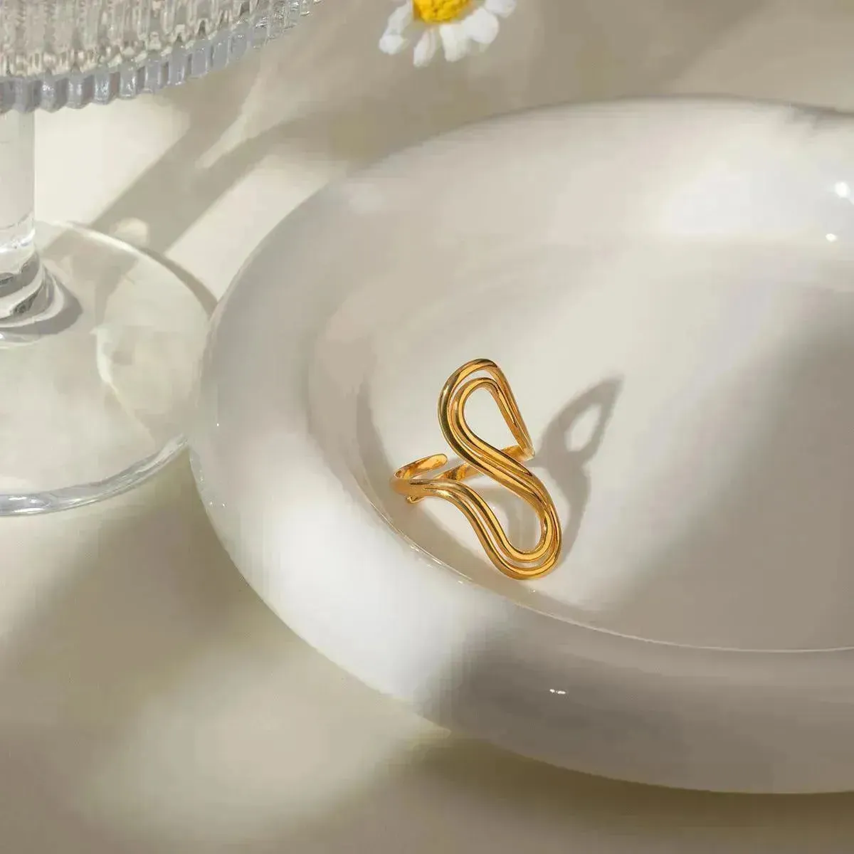 Design Sense Minority Simple 18K Gold Stainless Steel Double Layer Snake Shape Ring for Women