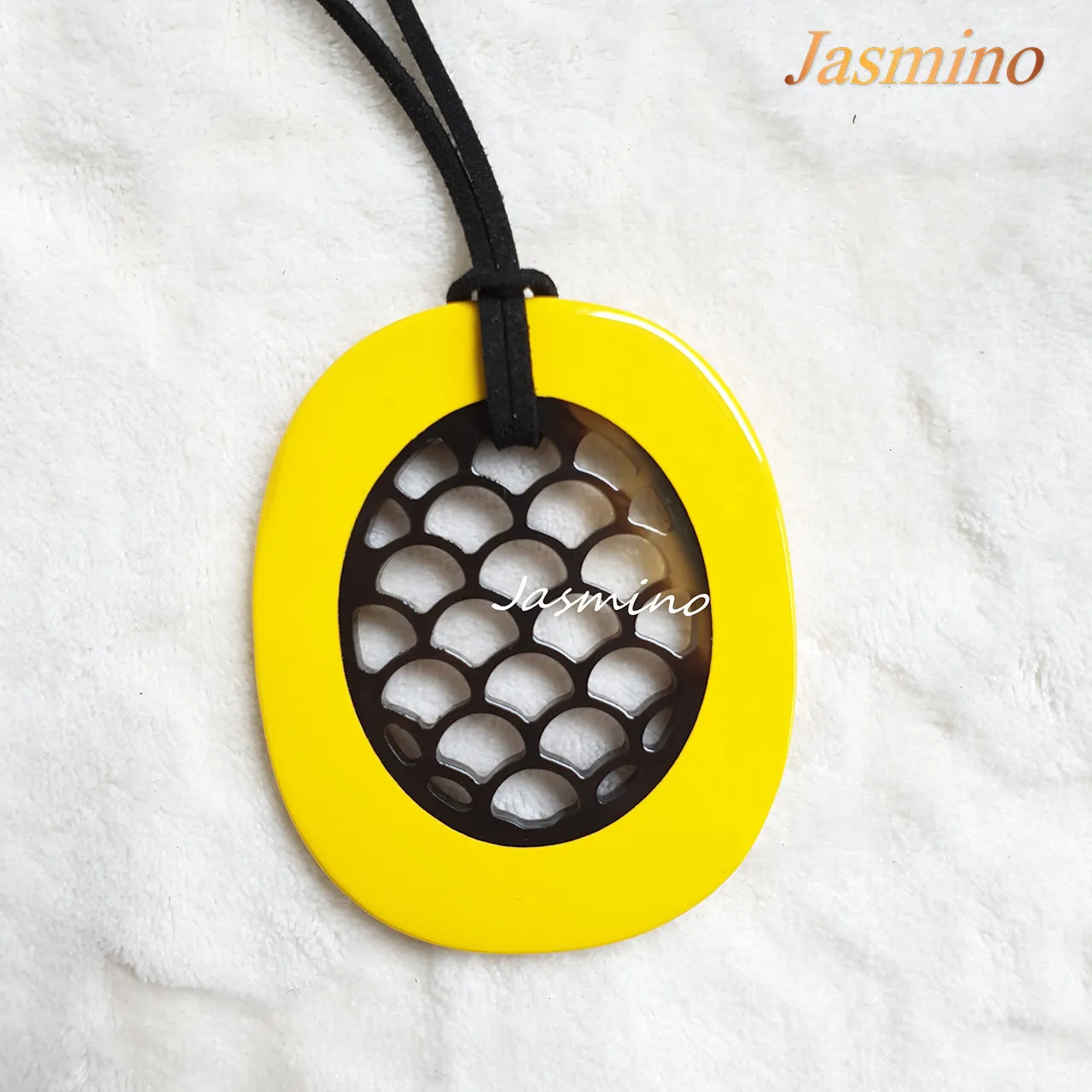 Handmade Pendant J17671, Made by Natural Buffalo Horn and Lacquer