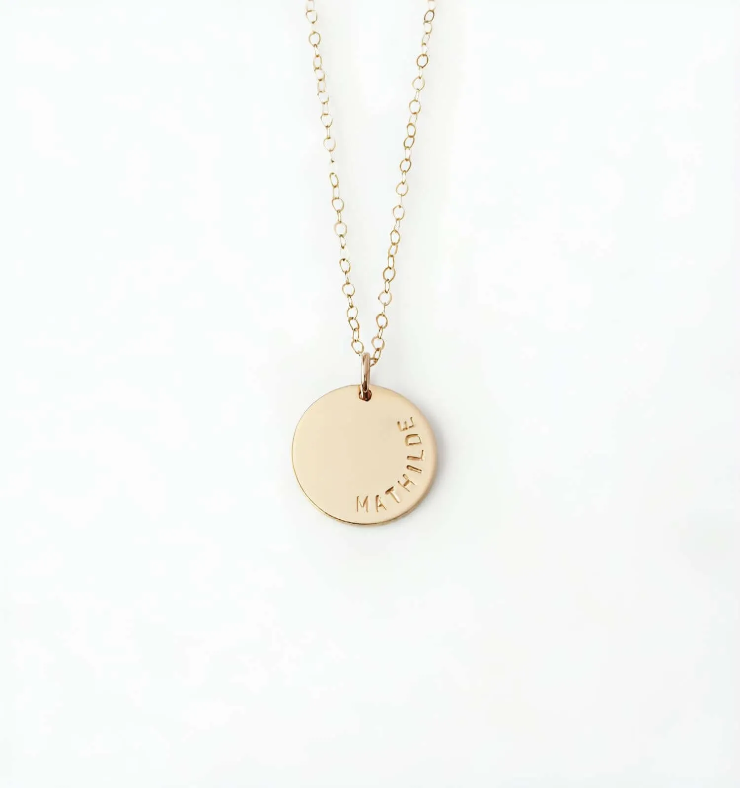 Kylie Curved Name Necklace