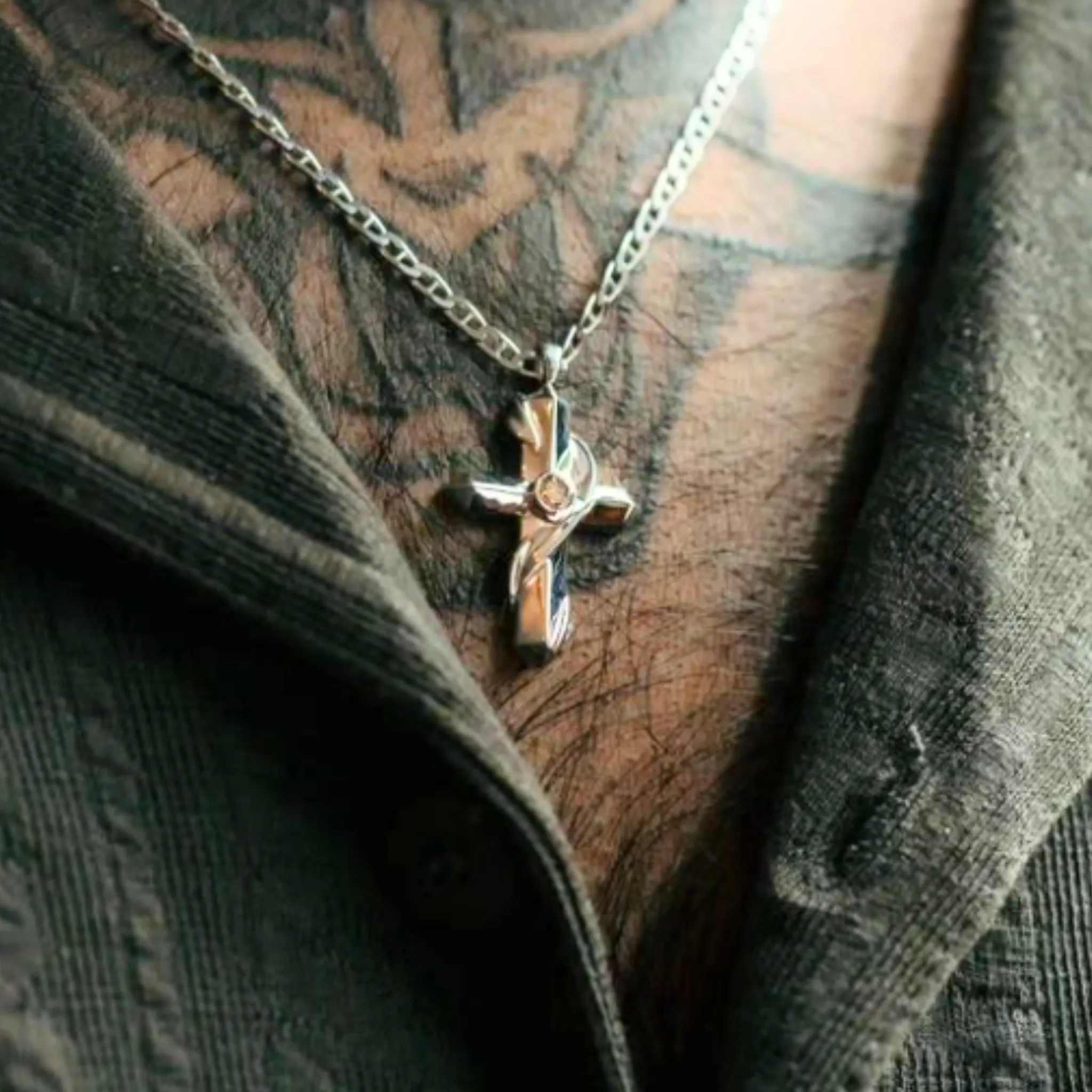 Men's Cross Necklace With Diamond