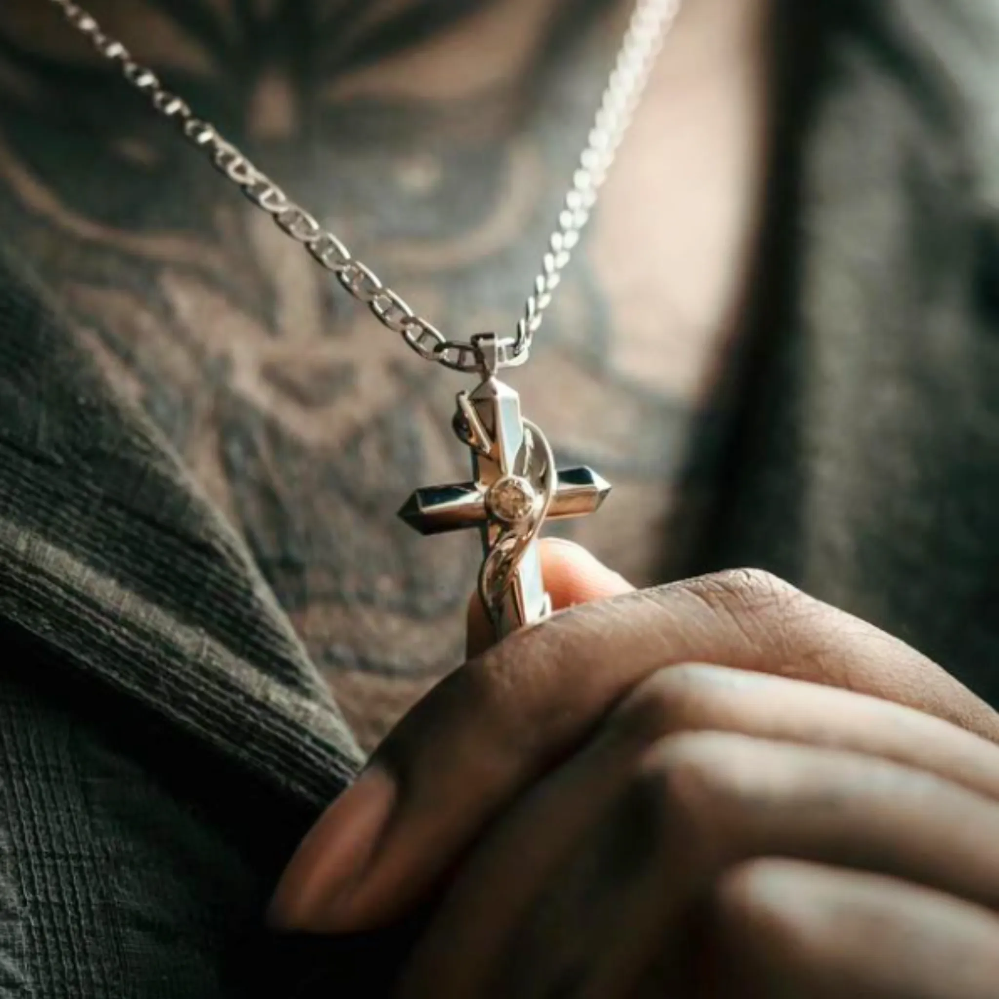 Men's Cross Necklace With Diamond