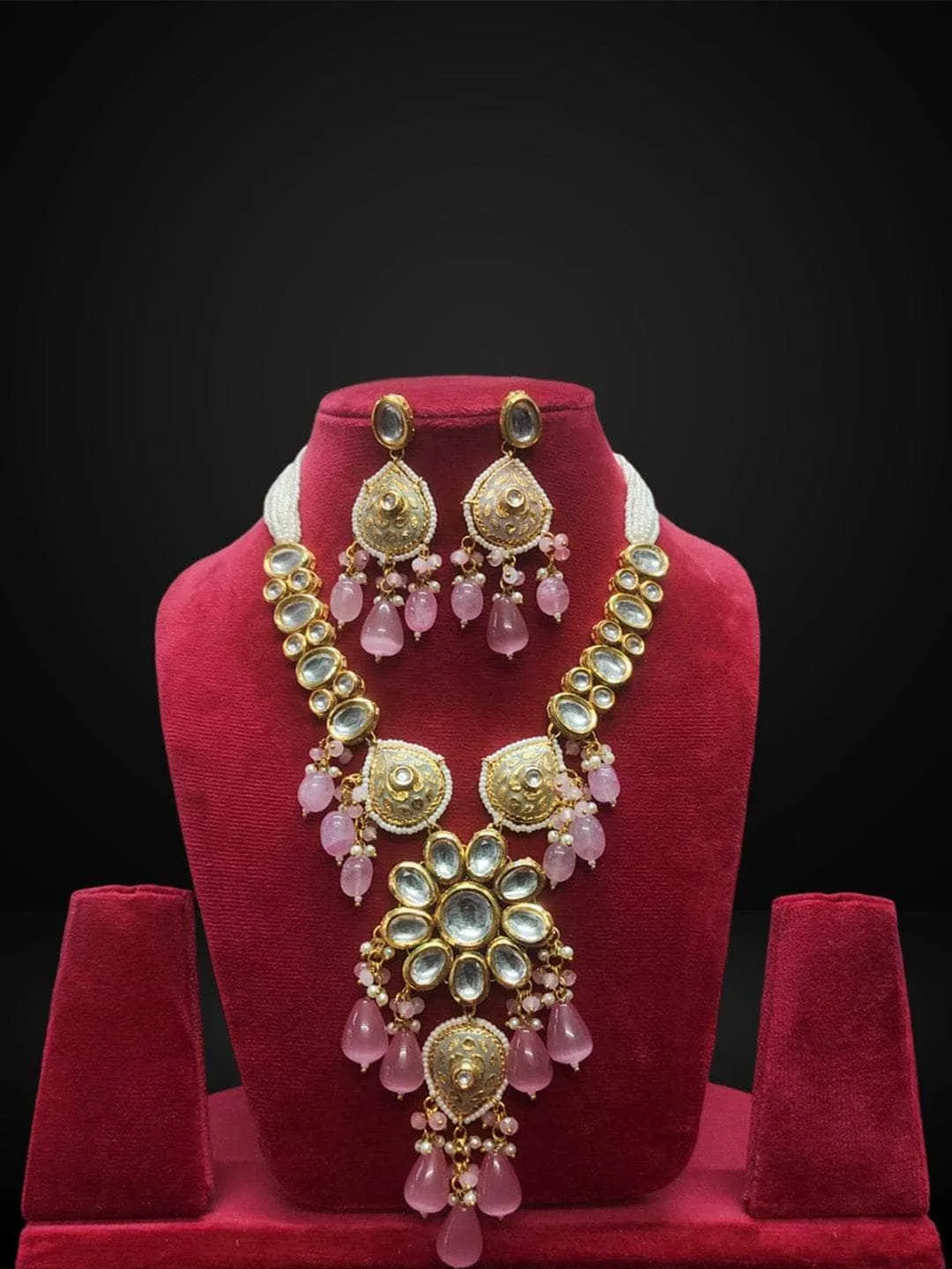 Mesmerizing Kundan Meenakari Necklace Set
