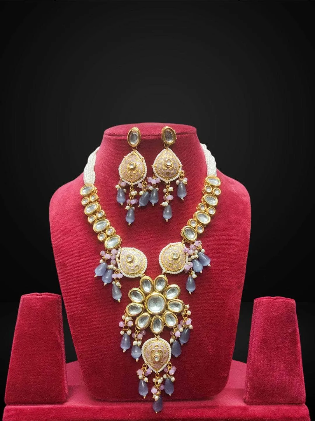Mesmerizing Kundan Meenakari Necklace Set