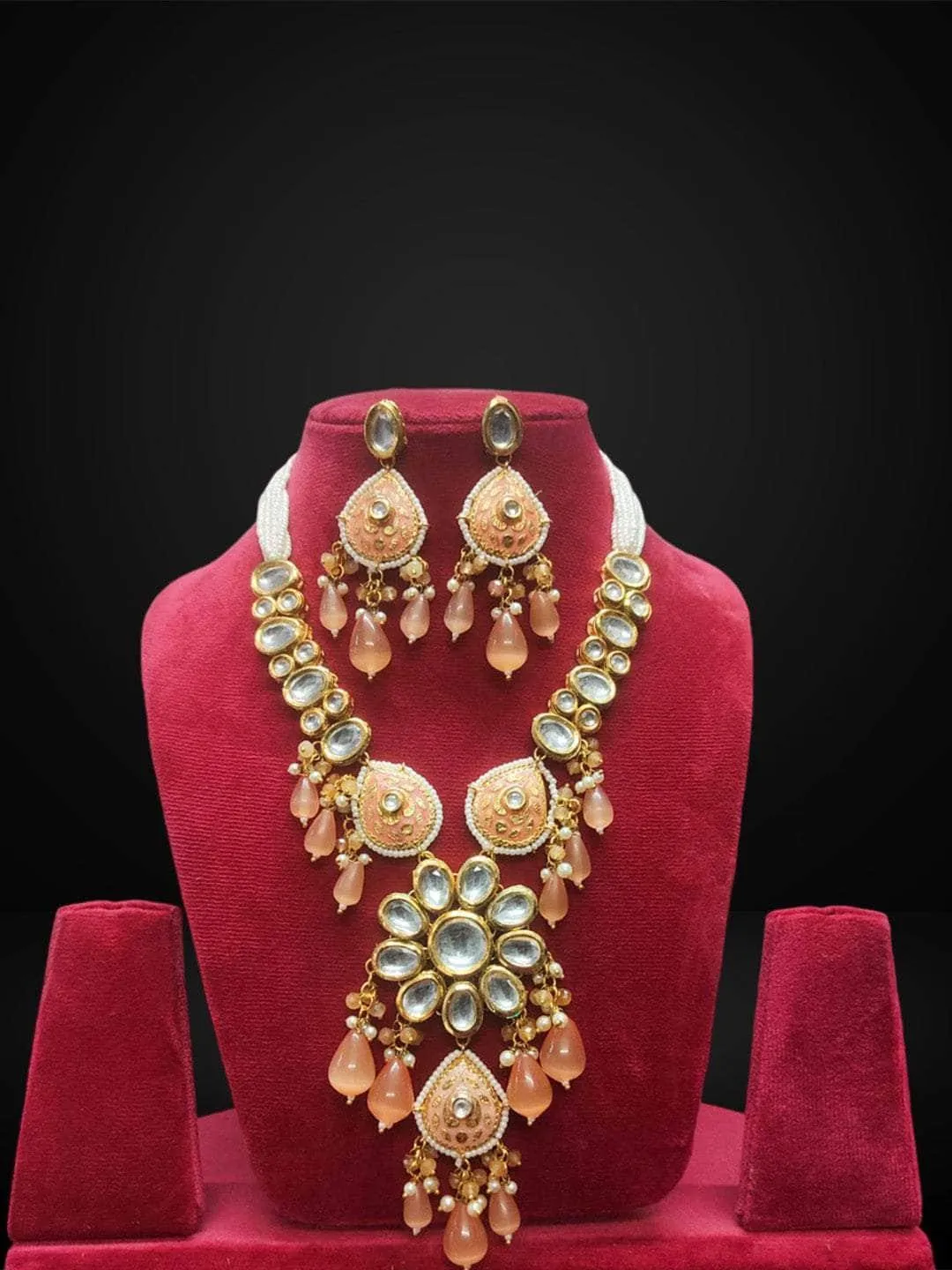 Mesmerizing Kundan Meenakari Necklace Set