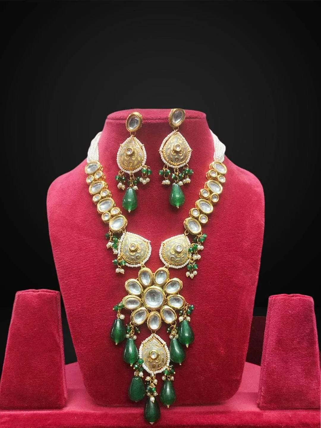 Mesmerizing Kundan Meenakari Necklace Set