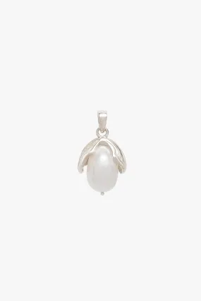 Pearl leaf pendant silver