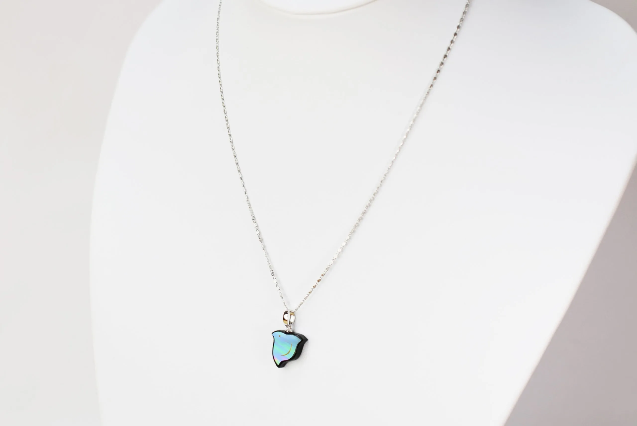 Raden Pendant Necklace -Plover / Medium Size-, Japanese Lacquer Jewelry, Kyoto Jewelry