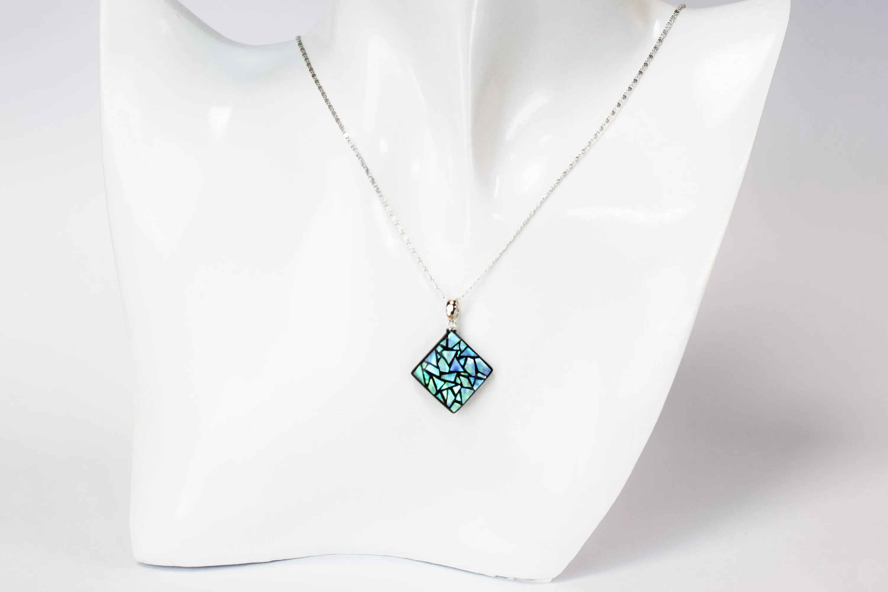 Raden Pendant Necklace - Stained Glass Style / Green Color / Medium Size-, Japanese Lacquer Jewelry, Kyoto Jewelry