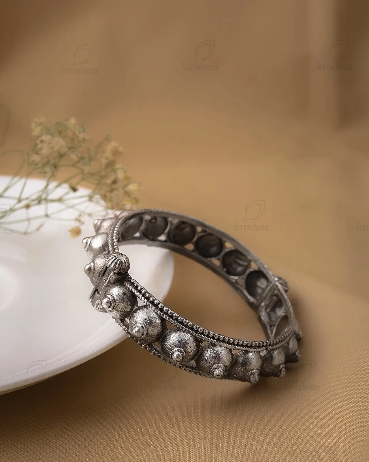 Richa One Piece Bangle