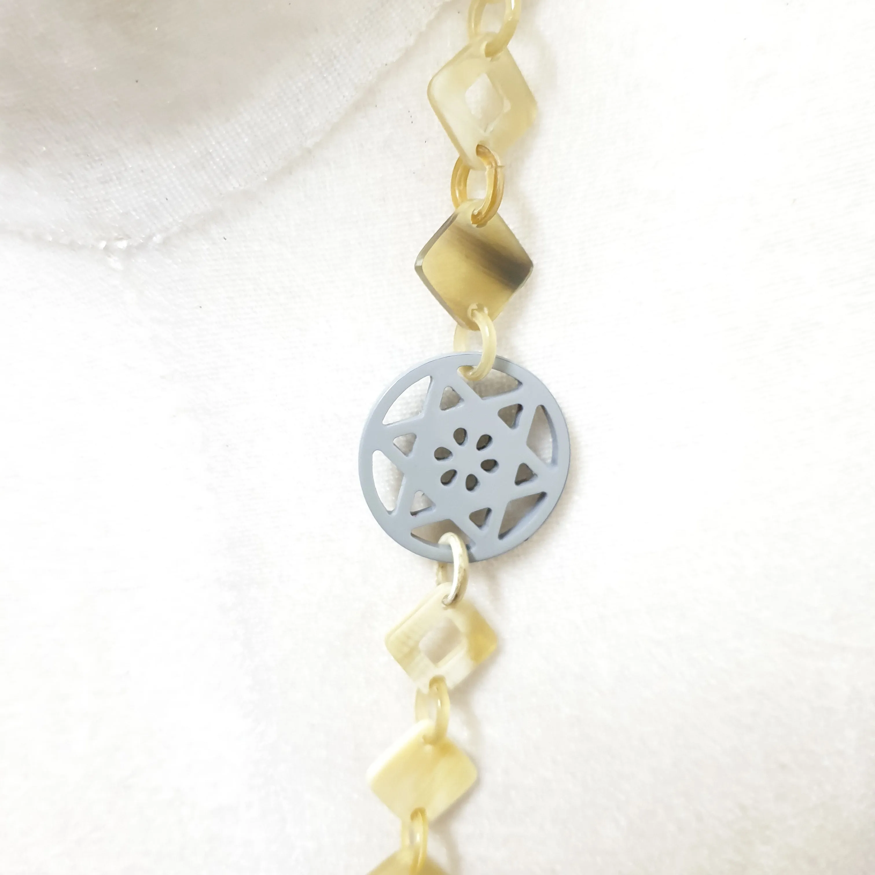 Trendy Handmade Necklace J18221, Made by Buffalo Horn and Lacquer