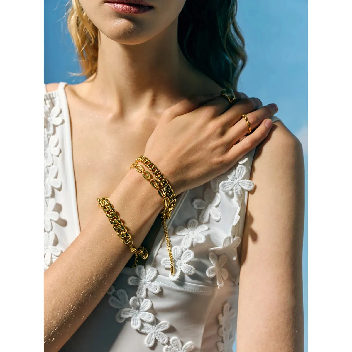 VAIGE Waterproof 18K PVD Plated Stainless Steel Hollow Shell Bracelet - Classic Geometric Design